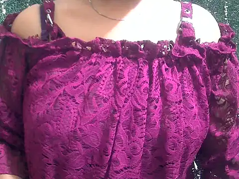 Snapshot of shallykaur chatting on 06/09/26, 03:51 shallykaur online show from 06/09/26, 03:51