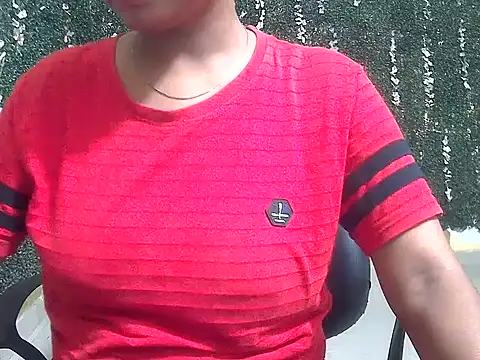 Snapshot of shallykaur chatting on 06/11/26, 04:54 shallykaur online show from 06/11/26, 04:54