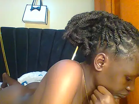 petite cuteass online show from 06/10/26, 05:56