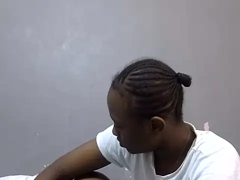 Snapshot of Petite_Ebony10 chatting on 06/10/26, 07:18 Petite Ebony10 online show from 06/10/26, 07:18