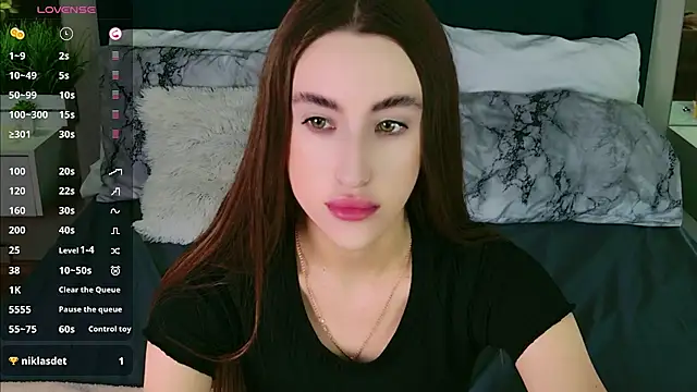 MadisonRen online show from 06/04/26, 12:11