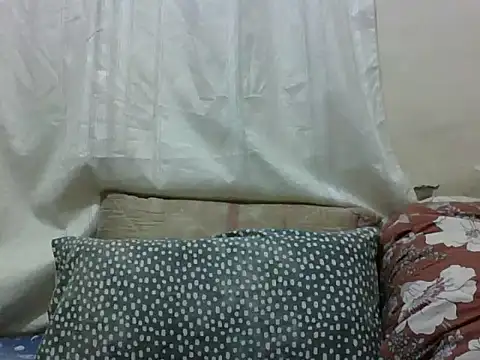 Snapshot of Hot-Perryl chatting on 05/18/26, 04:24 Hot-Perryl online show from 05/18/26, 04:24