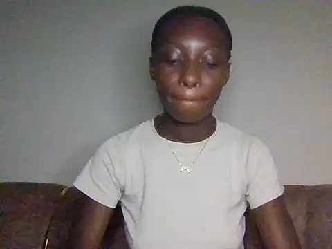 Snapshot of miss_petite0 chatting on 06/08/26, 01:28 miss petite0 online show from 06/08/26, 01:28