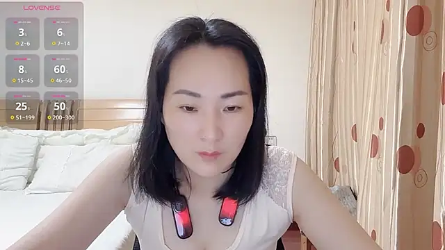 Snapshot of ParisNoctis chatting on 05/26/26, 04:14 ParisNoctis online show from 05/26/26, 04:14