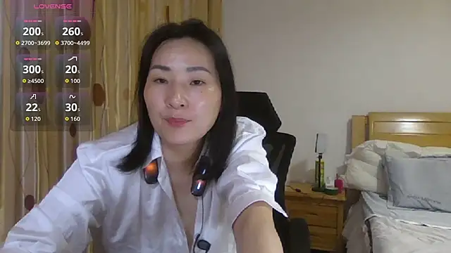 Snapshot of ParisNoctis chatting on 06/15/26, 01:46 ParisNoctis online show from 06/15/26, 01:46