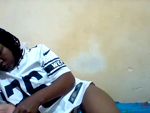 Snapshot of Camilla-Sweets chatting on 05/23/26, 02:50 Camilla-Sweets online show from 05/23/26, 02:50