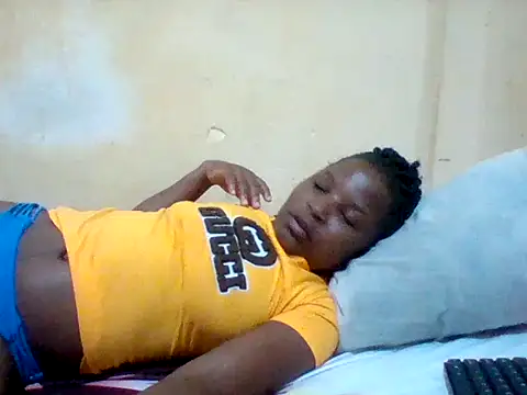 Snapshot of Camilla-Sweets chatting on 06/08/26, 04:40 Camilla-Sweets online show from 06/08/26, 04:40