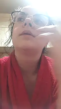 Snapshot of xmarshax chatting on 12/22/25, 04:31 xmarshax online show from 12/22/25, 04:31