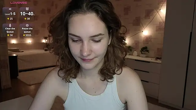 Snapshot of Megan_swiftss chatting on 06/19/26, 07:28 Megan swiftss online show from 06/19/26, 07:28