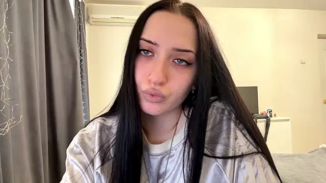 KiraJaydes online show from 06/05/26, 11:16