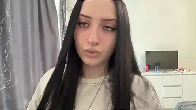 KiraJaydes online show from 06/12/26, 12:15
