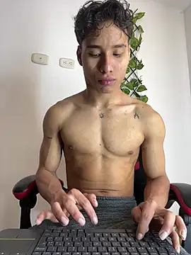 NelModel1 online show from 06/02/26, 12:51