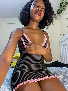 Snapshot of secxy-Petite chatting on 07/18/26, 01:04 secxy-Petite online show from 07/18/26, 01:04