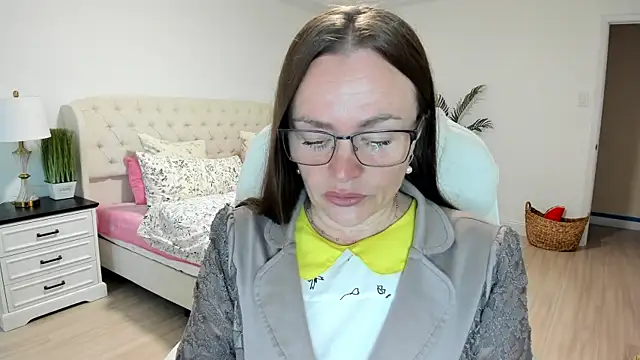 Snapshot of Vika73 chatting on 09/25/25, 12:09 Vika73 online show from 09/25/25, 12:09