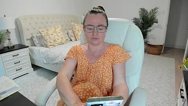 Snapshot of Vika73 chatting on 03/26/26, 11:49 Vika73 online show from 03/26/26, 11:49