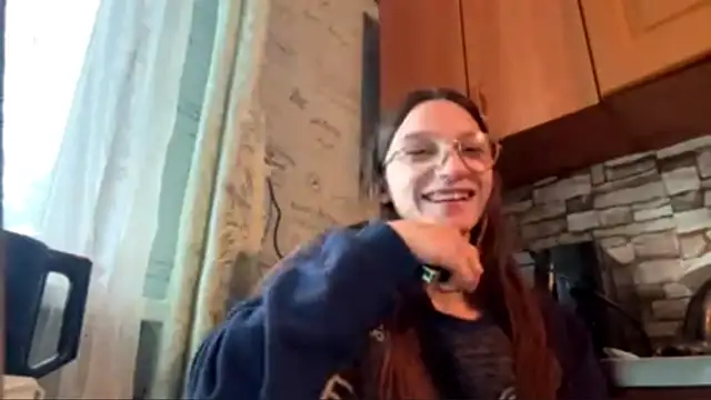 Snapshot of SparkleJebb chatting on 06/12/26, 05:23 SparkleJebb online show from 06/12/26, 05:23