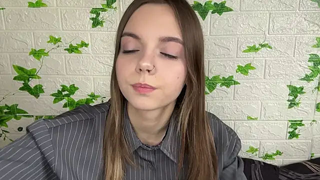 Snapshot of LisaPorse chatting on 06/03/26, 02:33 LisaPorse online show from 06/03/26, 02:33