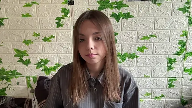Snapshot of LisaPorse chatting on 06/17/26, 06:05 LisaPorse online show from 06/17/26, 06:05