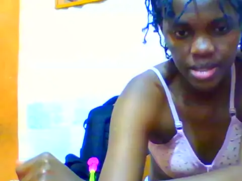 Snapshot of Cutie_kitie chatting on 05/31/26, 12:34 Cutie kitie online show from 05/31/26, 12:34