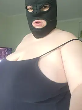 Snapshot of lolitat24 chatting on 06/11/26, 06:11 lolitat24 online show from 06/11/26, 06:11