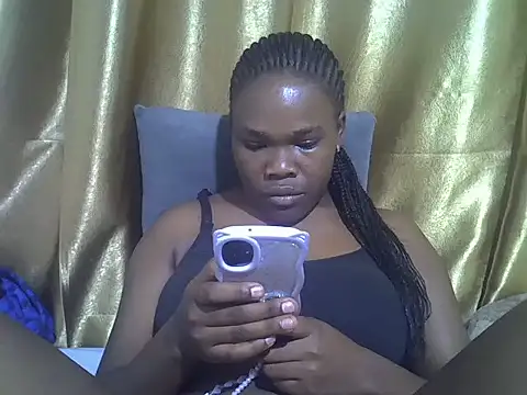 Snapshot of lovelymeli2 chatting on 06/12/26, 11:14 lovelymeli2 online show from 06/12/26, 11:14