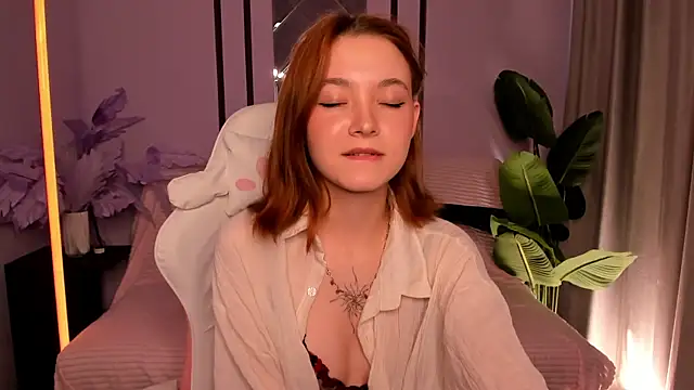 Snapshot of New_Web_Girl chatting on 06/02/26, 09:11 New Web Girl online show from 06/02/26, 09:11