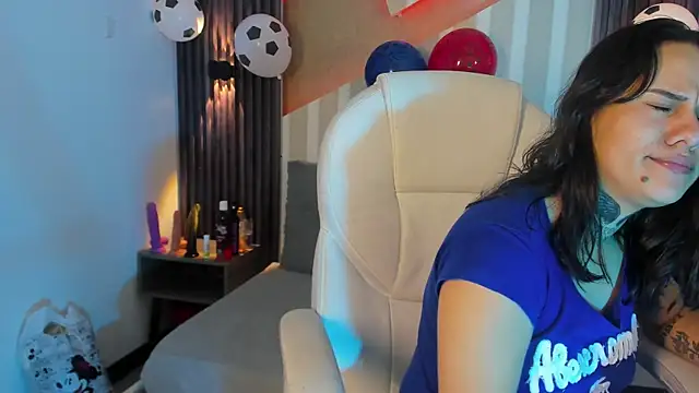 MadisonYoung000 online show from 06/26/26, 12:53