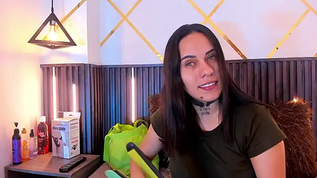 MadisonYoung000 online show from 07/07/26, 09:41