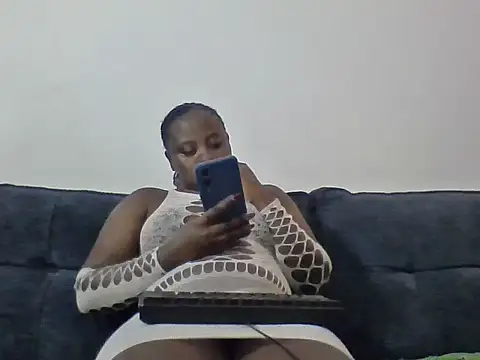 remmy luna2 online show from 05/31/26, 06:42