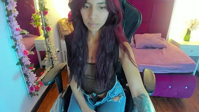 NinaaXXX  online show from 08/05/26, 11:17