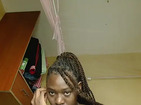 Preetygirlyz online show from 08/04/26, 08:39
