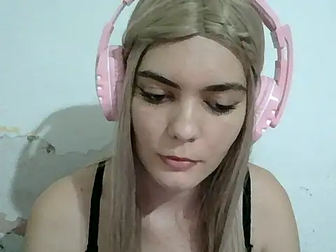 Snapshot of Angel_Ristoww chatting on 05/22/26, 01:13 Angel Ristoww online show from 05/22/26, 01:13