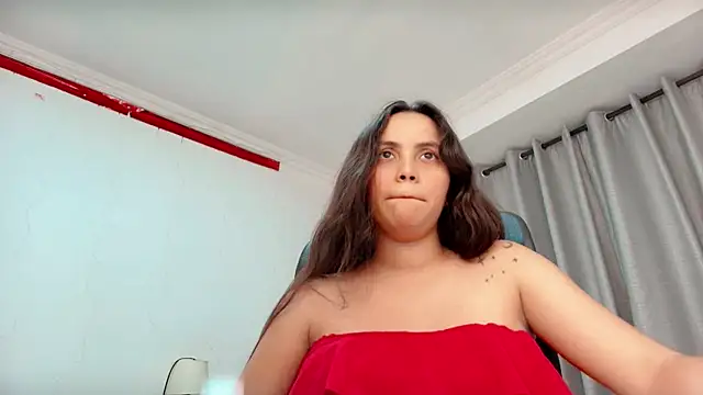 Snapshot of paulina_garcia_1 chatting on 06/02/26, 01:40 paulina garcia 1 online show from 06/02/26, 01:40