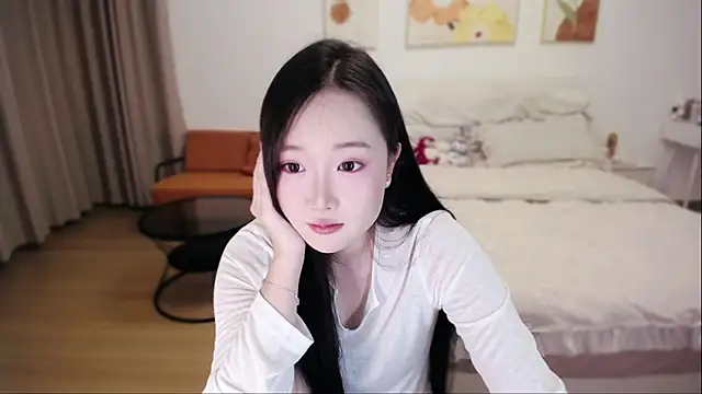Snapshot of Yu-yu-6 chatting on 05/26/26, 07:04 Yu-yu-6 online show from 05/26/26, 07:04