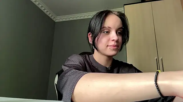 Snapshot of illiebilish chatting on 05/21/26, 07:59 illiebilish online show from 05/21/26, 07:59