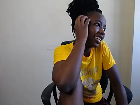 PinkCoochie02 online show from 06/17/26, 06:49