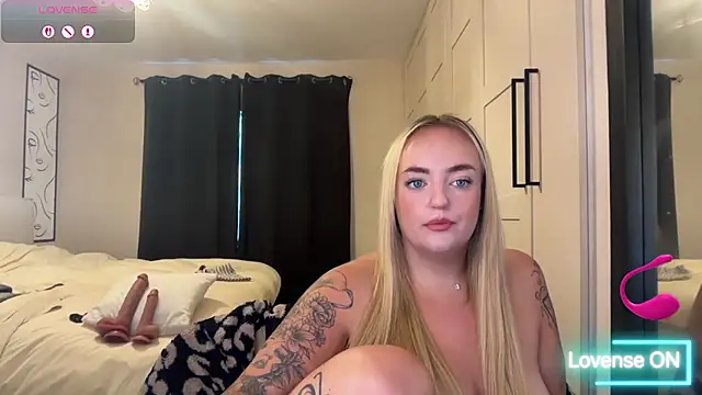 CurvyWetWife online show from 06/05/26, 08:53