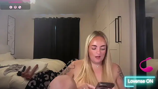 CurvyWetWife online show from 06/13/26, 02:04