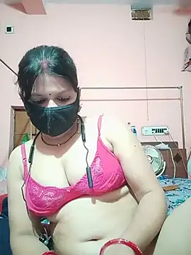 ZOYA-STRIP online show from 07/17/26, 05:07