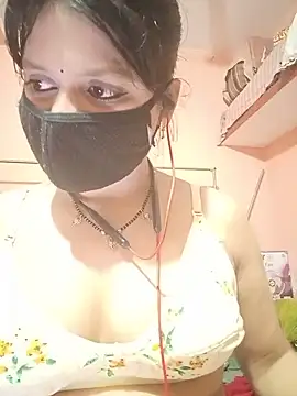 ZOYA-STRIP online show from 07/18/26, 05:39
