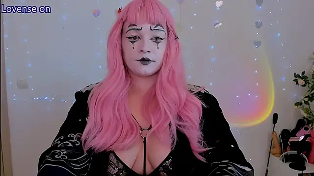 Snapshot of evilla_brill_ chatting on 05/25/26, 10:10 evilla brill online show from 05/25/26, 10:10