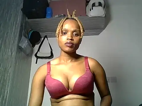 Snapshot of Tempting_Ebony chatting on 05/21/26, 02:13 Tempting Ebony online show from 05/21/26, 02:13