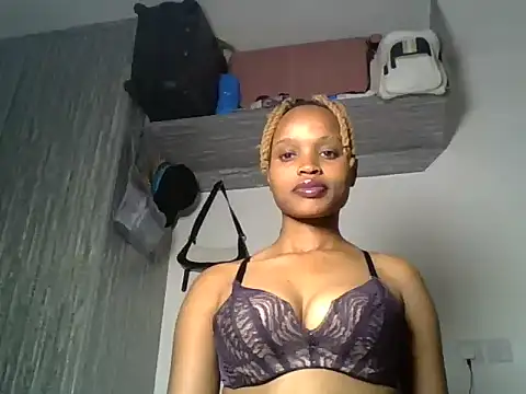 Snapshot of Tempting_Ebony chatting on 05/23/26, 02:28 Tempting Ebony online show from 05/23/26, 02:28