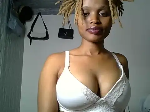Snapshot of Tempting_Ebony chatting on 06/01/26, 01:57 Tempting Ebony online show from 06/01/26, 01:57