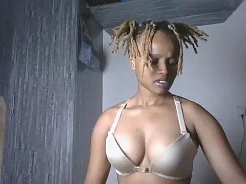 Snapshot of Tempting_Ebony chatting on 06/06/26, 02:16 Tempting Ebony online show from 06/06/26, 02:16