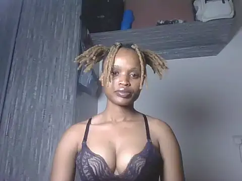 Snapshot of Tempting_Ebony chatting on 06/08/26, 01:28 Tempting Ebony online show from 06/08/26, 01:28