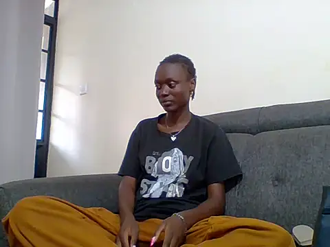 SLIM-EBONY2006 online show from 06/04/26, 12:44