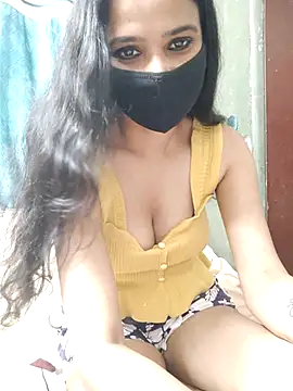 Snapshot of Amrita_Thakur01 chatting on 06/04/26, 06:19 Amrita Thakur01 online show from 06/04/26, 06:19