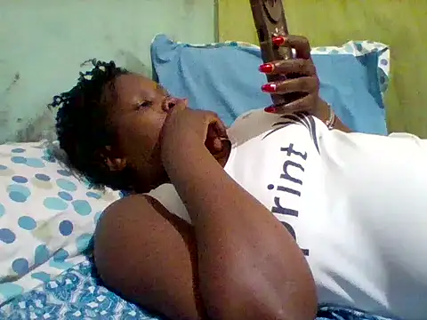 Snapshot of horny_drip chatting on 06/07/26, 01:04 horny drip online show from 06/07/26, 01:04