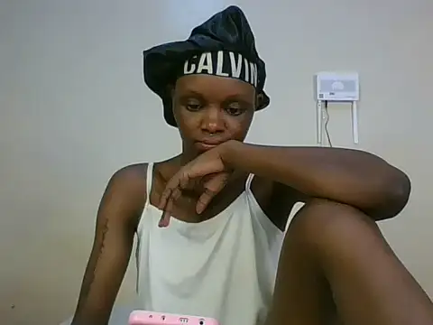sugarypussy20 online show from 06/12/26, 04:06